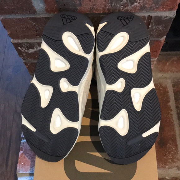 COPY - Yeezy boost 700 analog - Picture 8 of 10